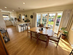 Sunny & Cosy Napier Home!